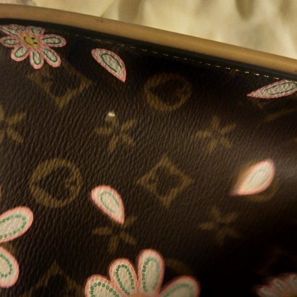 Cute Handbag - Picture 9 of 14